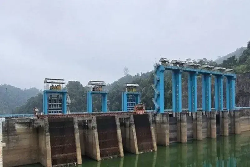 Pintu Pelimpahan Air di Waduk PLTA Koto Panjang yang dibuka ketika intensitas hujan tinggi sehingga debit air Sungai Kampar juga akan meningkat. (ANTARA/HO-Pemkab Kampar) Pintu Pelimpahan Air di Waduk PLTA Koto Panjang yang dibuka ketika intensitas hujan tinggi sehingga debit air Sungai Kampar juga akan meningkat. (ANTARA/HO-Pemkab Kampar)