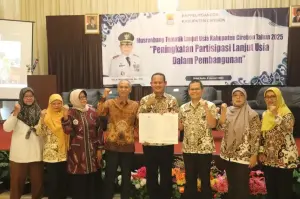Pemerintah Kabupaten Cirebon menyelenggarakan Musyawarah Perencanaan Pembangunan (Musrenbang) Tematik Lanjut Usia (Lansia), dengan fokus menjadikan lansia sebagai subjek utama dalam perencanaan pembangunan daerah, di Hotel Apita Cirebon. (dok. Akbar Arifin/Divipromedia).