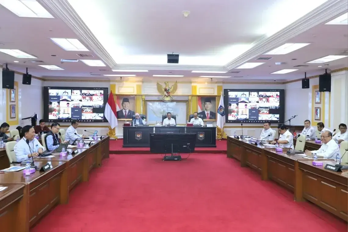 Pemerintah Pusat melaksanakan rakor penyelesaian tenaga Non-ASN di instansi Pemerintah Daerah dengan pembahasan memberikan perpanjangan waktu bagi PPPK Tahap II. (Dok. Humas Kemendagri) 