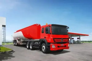 Mercedes Benz Axor yang dijadkan sebagai truk tangki pengankut BBM. (ANTARA/Ho-DCVI)
