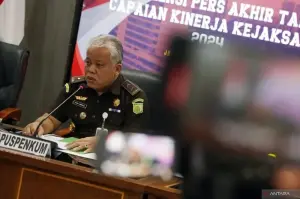 Arsip foto - Kapuspenkum Kejagung Harli Siregar menyampaikan keterangan pers terkait capaian kinerja Kejaksaan Agung sepanjang tahun 2024 di Jakarta, Selasa (31/12/2024). ANTARA FOTO/Alif Bintang/aaa/Spt