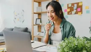 Ilustrasi seseorang yang produktif saat kerja. Foto: Freepik