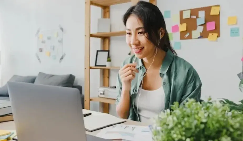 Ilustrasi seseorang yang produktif saat kerja. Foto: Freepik