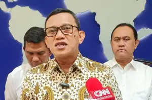Menteri Pelindungan Pekerja Migran Indonesia (P2MI) Abdul Kadir Karding di Jakarta, Senin (20/1/2025). (ANTARA FOTO/Asri Mayang Sari)