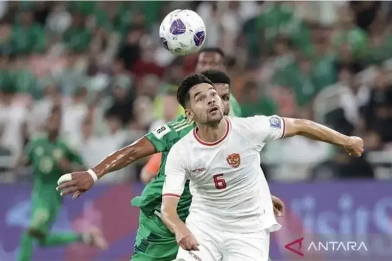 Arsip - Pesepak bola Timnas Indonesia Sandy Walsh (depan).*  (ANTARA FOTO/HO-PSSI/YU)