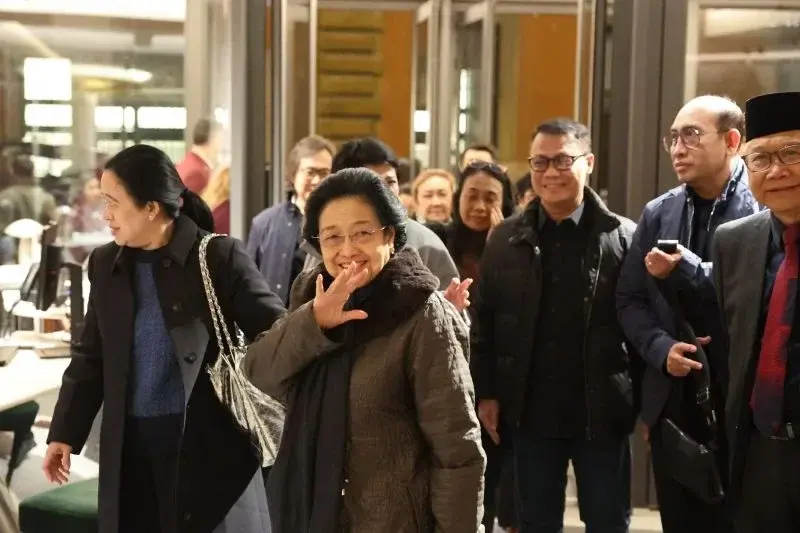 Presiden kelima RI yang juga Ketua Umum PDI Perjuangan (PDIP) Megawati Soekarnoputri tiba di Roma, Italia, pada Jumat malam waktu setempat dan dijadwalkan untuk hadir sekaligus berbicara di World Leaders Summit on Children's Rights di Vatikan, Senin (3/2/2025). (ANTARA/HO)
