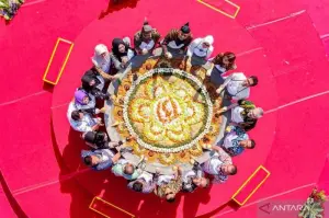 Arsip-Festival Rujak Uleg di Kota Surabaya. ANTARA/HO-Pemkot Surabaya