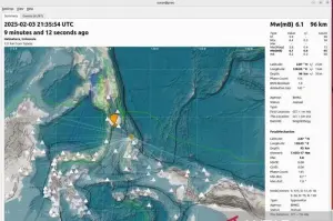 Peta pusat gempa 6,2 magnitudo yang terletak di laut pada kedalaman 96 kilometer dengan koordinat  2,87° Lintang Utara (LU) : 128,05° Bujur Timur (BT), atau berjarak 71 kilometer dari arah timur laut Pulau Doi, Maluku Utara, Selasa (4/2/2025) ANTARA/HO-Pusat Gempa Bumi dan Tsunami BMKG