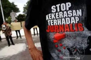 Ilustrasi - Aksi solidaritas wartawan untuk menolak tindakan intimidasi dan kekerasan terhadap jurnalis dalam bekerja. (ANTARA FOTO/Noveradika/Koz/nz/aa)