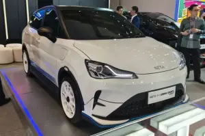 Tampilan mobil NETA V-II Urban Sport Concept yang dipamerkan di ajang Indonesia International Motor Show (IIMS) 2025 di JIExpo Kemayoran, Jakarta Pusat, Kamis (13/2/2025). (ANTARA/Farhan Arda Nugraha)