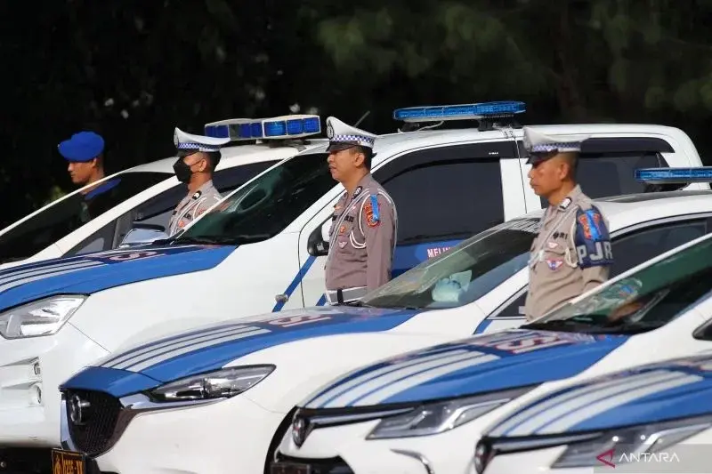 Personel Dit Lantas Polda Sultra yang mengikuti apel gelar pasukan Operasi Keselamatan Anoa 2025. (ANTARA/La Ode Muh Deden Saputra)