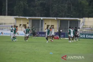 Pemain PSMS saat menggelar latihan (Antara/Juraidi)
