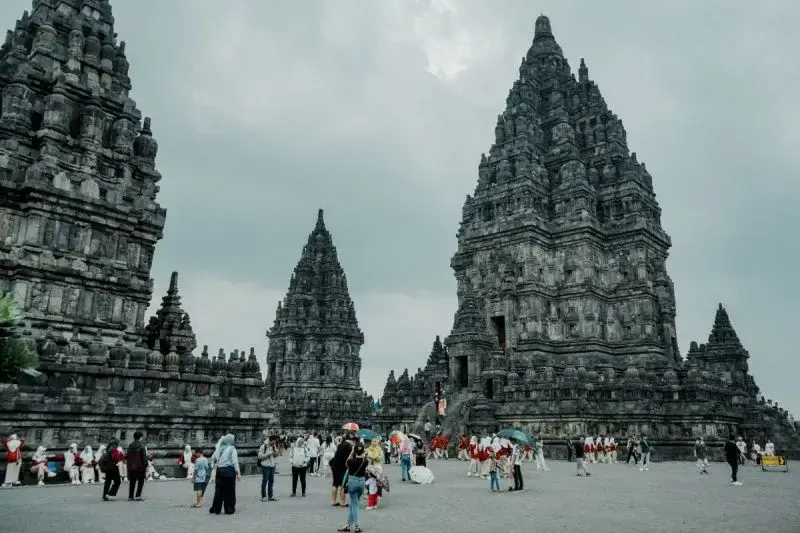 Kunjungan wisatawan di Candi Prambanan pada libur panjang Imlek 2025. ANTARA/HO-PT TWC (HO)