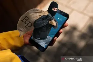 Ilustrasi - Penipuan melalui pesan singkat, baik SMS maupun aplikasi pesan instan. ANTARA/Ardika/am