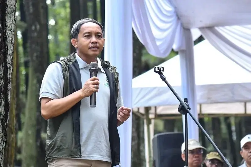 Menteri Kehutanan (Menhut) Raja Juli Antoni saat memberikan sambutan pada Hari Bakti Rimbawan 2025 di Taman Wisata Alam (TWA) Gunung Pancar, Bogor, Jumat (28/2/2025). (ANTARA/HO/Kemenhut RI) Menteri Kehutanan (Menhut) Raja Juli Antoni saat memberikan sambutan pada Hari Bakti Rimbawan 2025 di Taman Wisata Alam (TWA) Gunung Pancar, Bogor, Jumat (28/2/2025). (ANTARA/HO/Kemenhut RI)