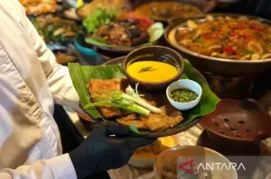 Ilustrasi - Menu makanan dan minuman khas nusantara untuk berbuka di bulan Ramadhan. ANTARA/HO-Diskominfo/aa. (Handout Diskominf