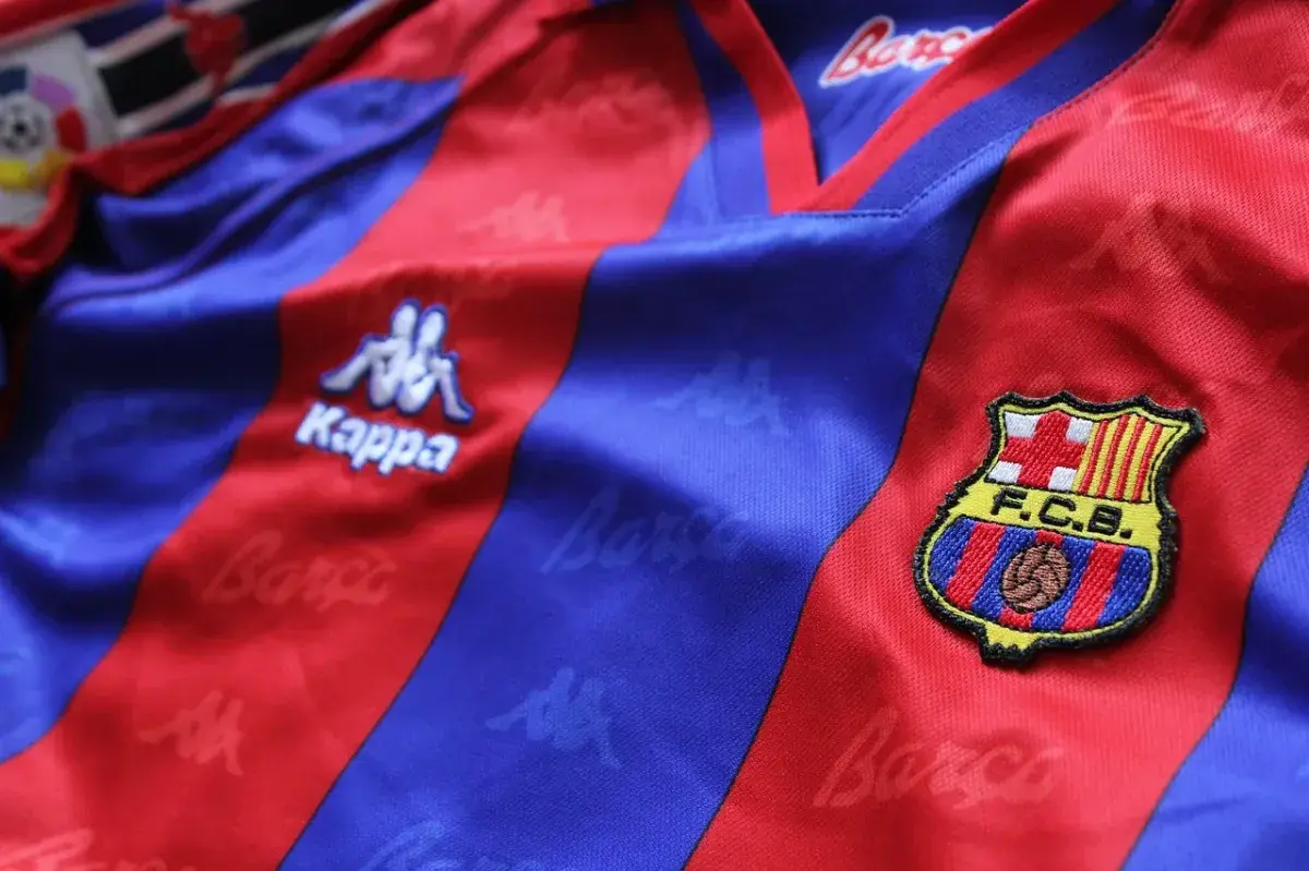 Baju sepak bola Barcelona. FOTO: Pixabay.com/divipromedia.com