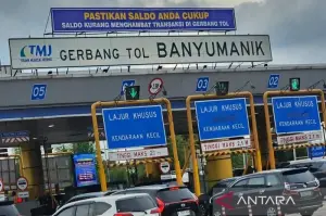 Gerbang Tol Banyumanik Semarang (ANTARA/I.C. Senjaya)