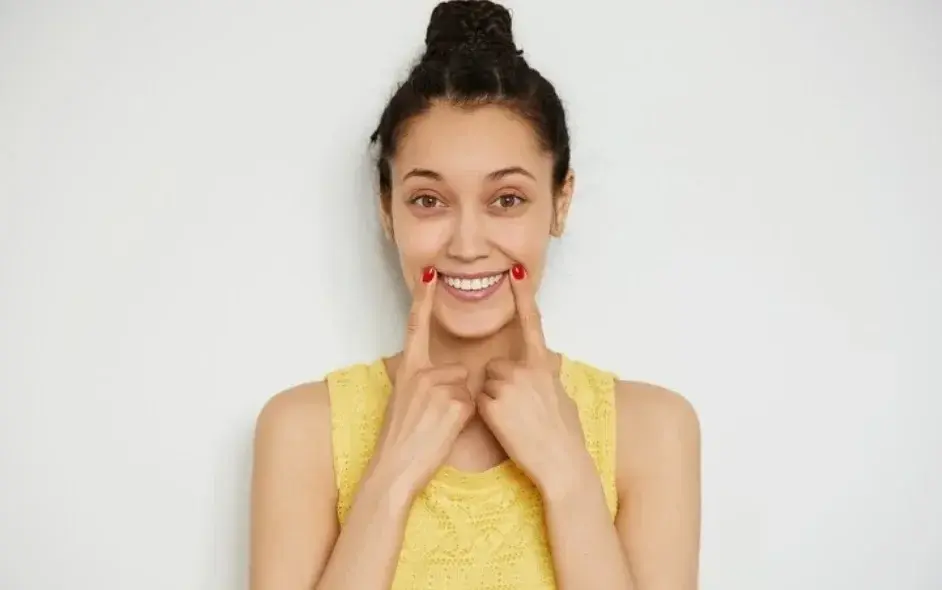 Ilustrasi gigi putih. Foto: Freepik