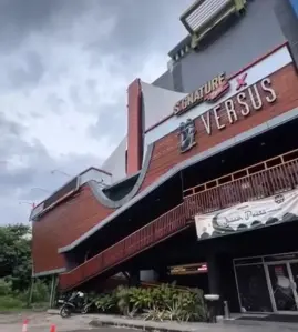 Dugaan Versus Cafe & Resto