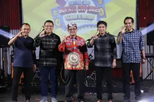 captiion : Bupati cirebon, H. Imron bersama Forkompimda Kabupaten Cirebon resmi membuka Festival Band Bupati Cup 2025, di kawasan Trusmi Kabupaten cirebon, (dok.way/divi)