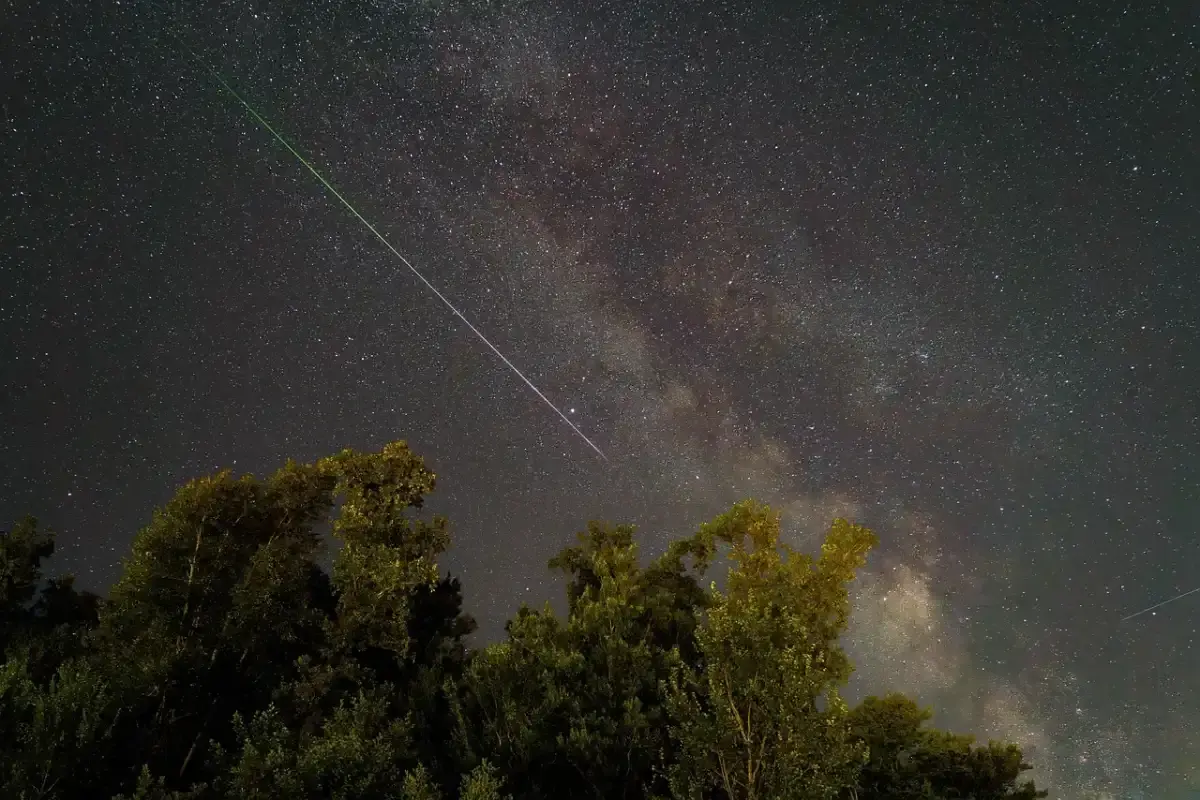 Hujan Meteor Leonis Minorid 24 Oktober Hujan Meteor Leonis Minorid 24 Oktober