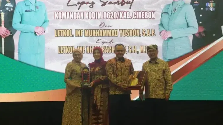 Bupati Imron: Stabilitas Jadi Kunci Pembangunan, Disampaikan di Pisah Sambut Dandim 0620 Cirebon Bupati Imron: Stabilitas Jadi Kunci Pembangunan, Disampaikan di Pisah Sambut Dandim 0620 Cirebon