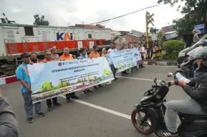 KAI Daop 2 Bandung Imbau Masyarakat Disiplin Berlalu Lintas di Perlintasan Sebidang Demi Keselamatan Bersama