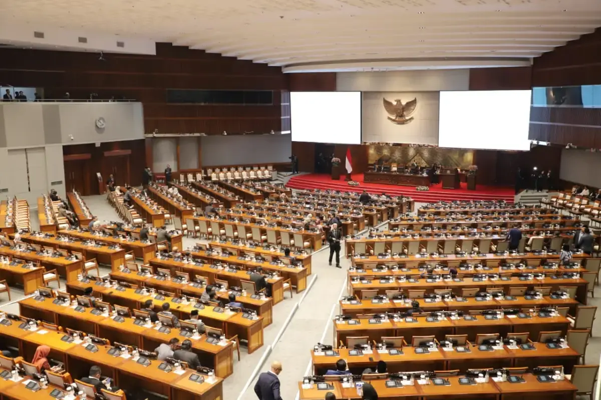 Ruang sidang utama DPR RI./* (Foto: KemenPANRB)