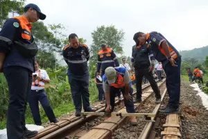 Update Penanganan Gogosan di Petak Jalan Cibeber–Lampegan, Sejumlah Perjalanan KA Siliwangi Dibatalkan Demi Keselamatan