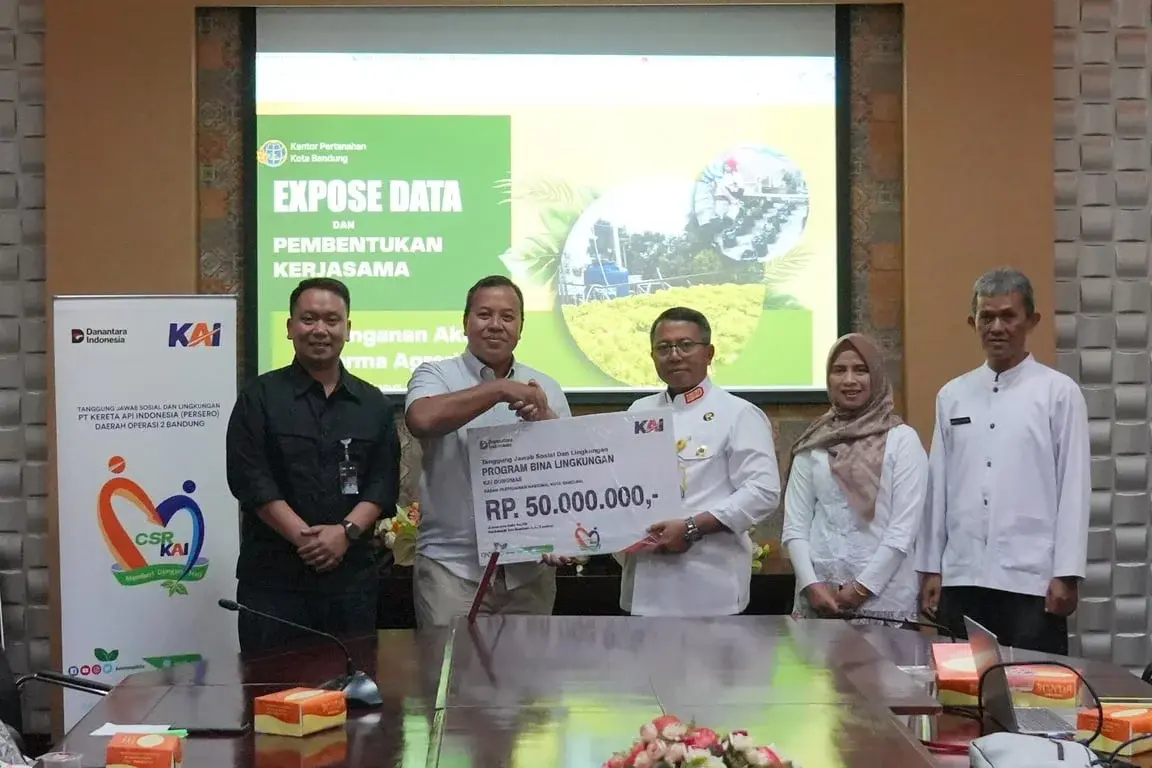 KAI Daop 2 Bandung Salurkan TJSL Lebih dari Rp1,1 Miliar di Tahun 2025 KAI Daop 2 Bandung Salurkan TJSL Lebih dari Rp1,1 Miliar di Tahun 2025