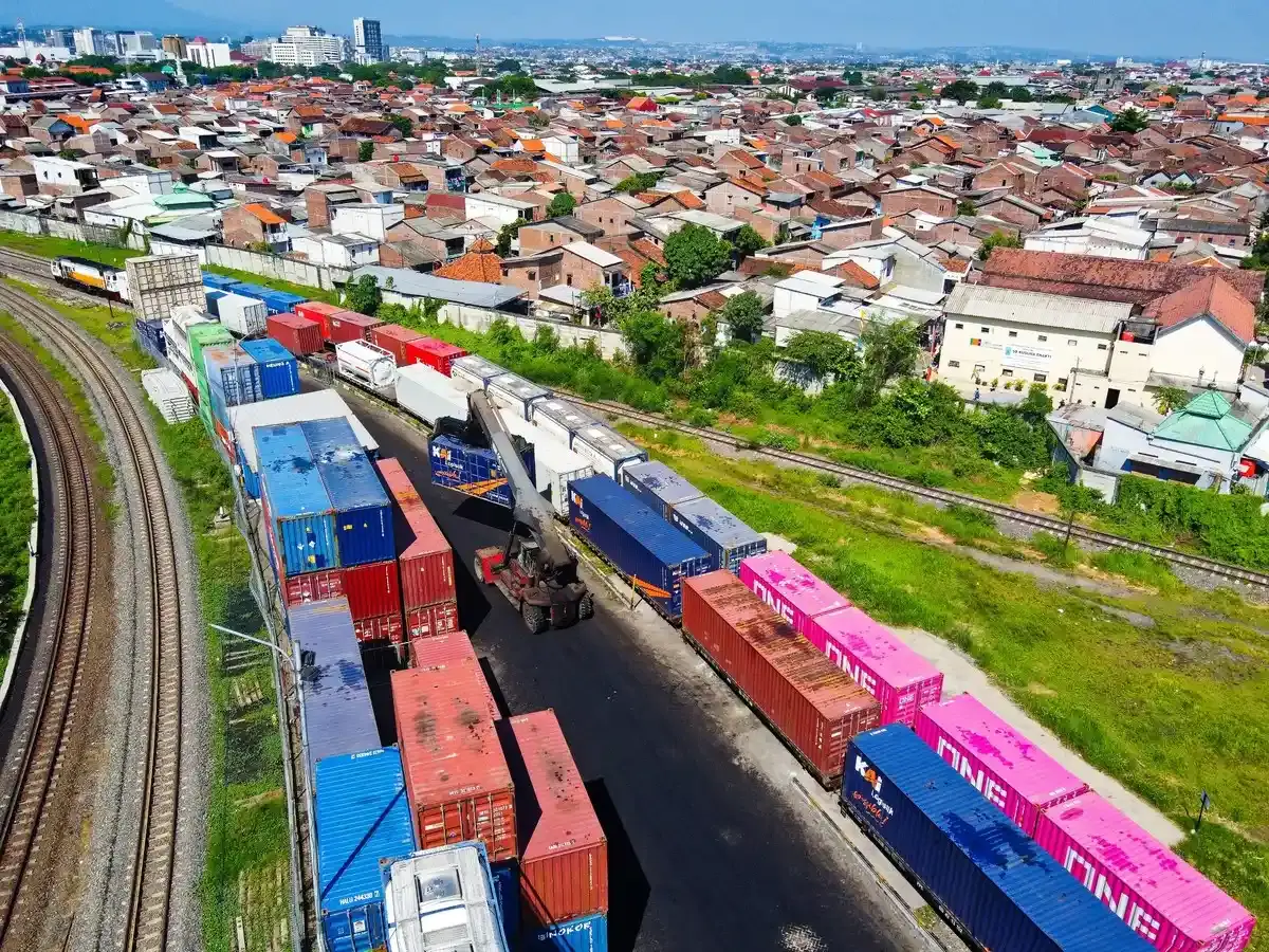 Dukung Konektivitas Distribusi, KAI Logistik Siap Tingkatkan Kapasitas Angkut Peti Kemas Ke Semarang