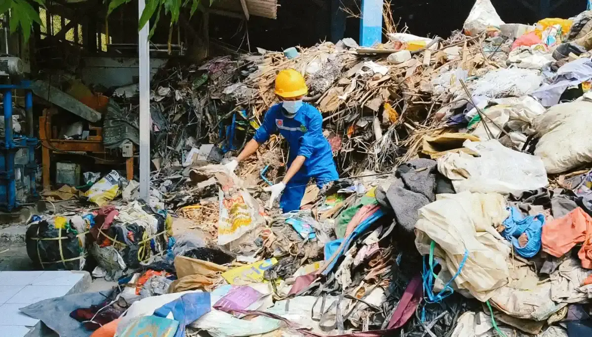 Pemkab Cirebon Gandeng Desa Atasi Sampah Wilayah Barat Kabupaten Cirebon