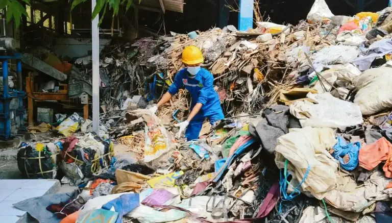 Pemkab Cirebon Gandeng Desa Atasi Sampah Wilayah Barat Kabupaten Cirebon