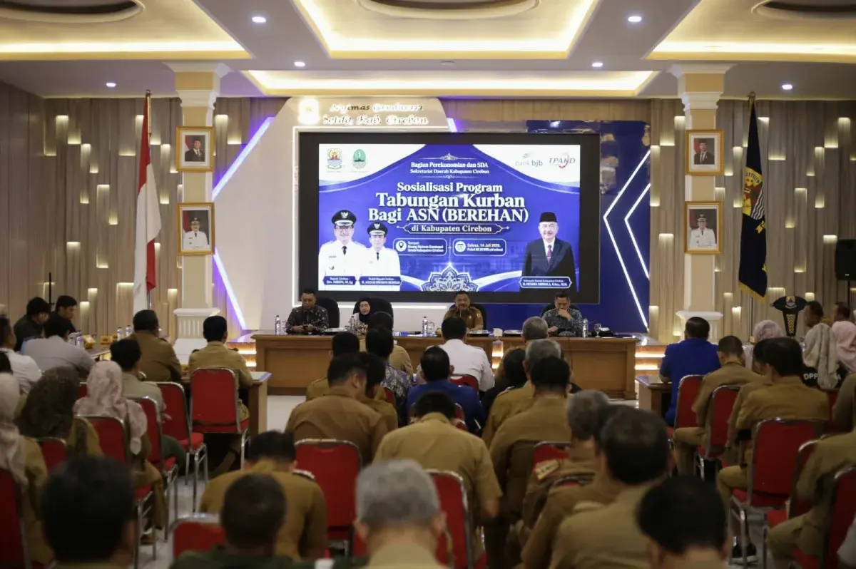 Bupati, Wabup, dan ASN Kabupaten Cirebon Semarakkan Program Berbagi Hewan Kurban Bupati, Wabup, dan ASN Kabupaten Cirebon Semarakkan Program Berbagi Hewan Kurban
