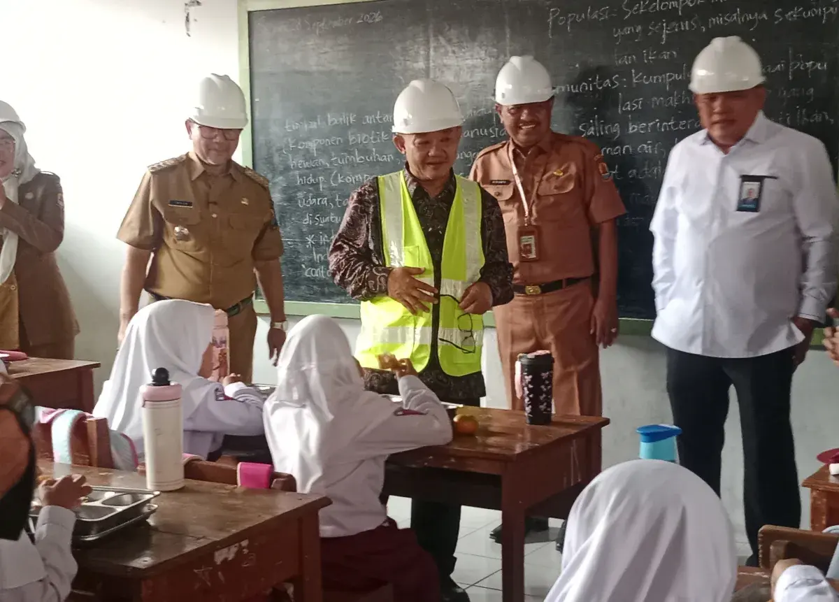 Bupati Imron Turun Langsung Tinjau Revitalisasi Sekolah, Mutu Pendidikan Jadi Sorotan